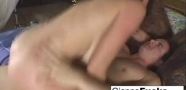 trendsBrunette pornstar Gianna Michaels gets fucked on the bed